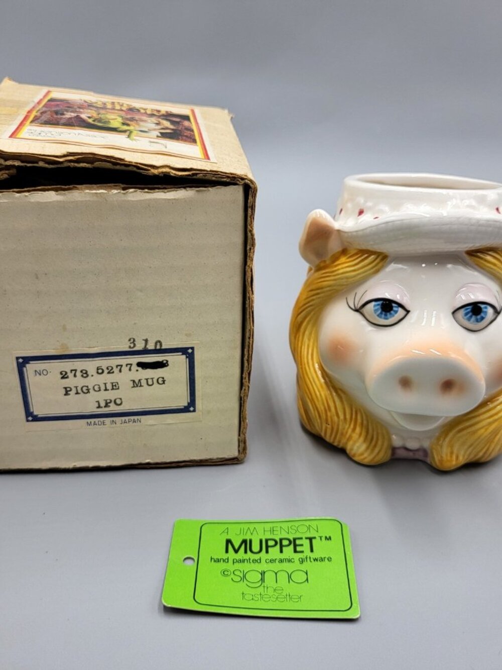 Vintage Muppets Miss Piggy Ceramic Handpainted Sigma Mug Coffee Cup in Box w Tag